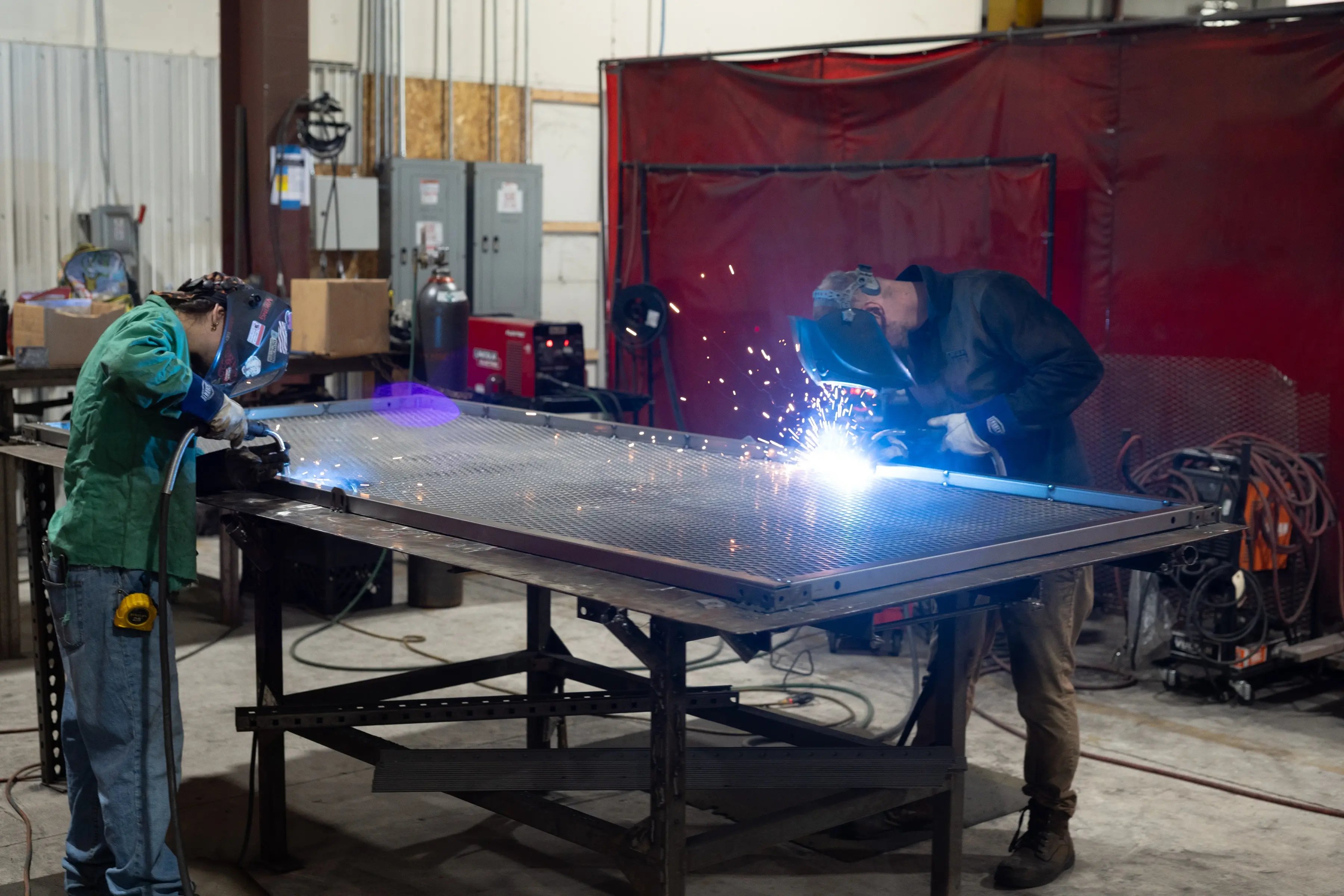 F3 Person working in contract fabrication